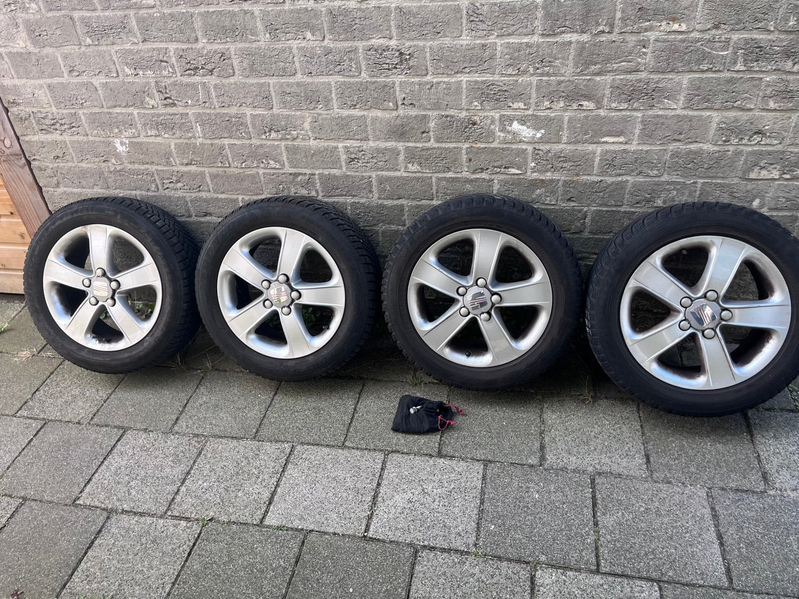 Seat Alhambra set winterbanden, Auto-onderdelen, Ophalen, 16 inch, Banden en Velgen, 205 mm