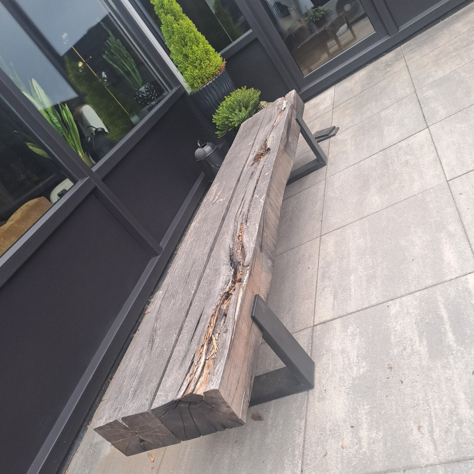 GRATIS Bielzen bank - zwaar en beschadigd, Tuin en Terras, Tuinbanken, Ophalen of Verzenden, Gebruikt, Hout
