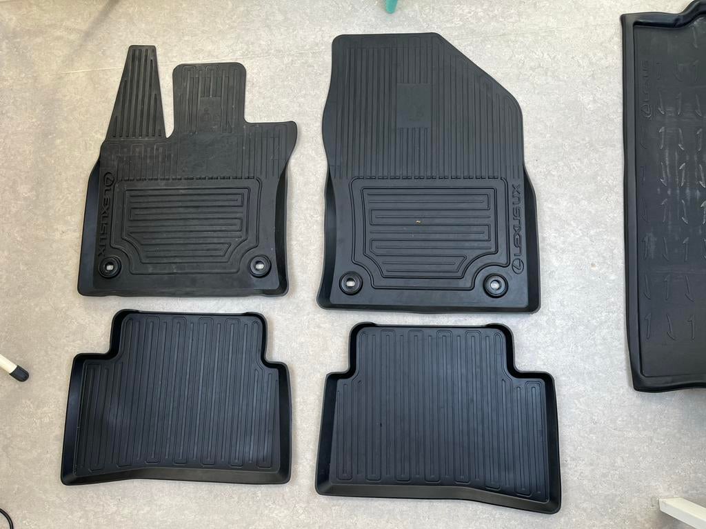 Lexus UX - originele rubberen matten set - incl kofferbak, Ophalen, Nieuw