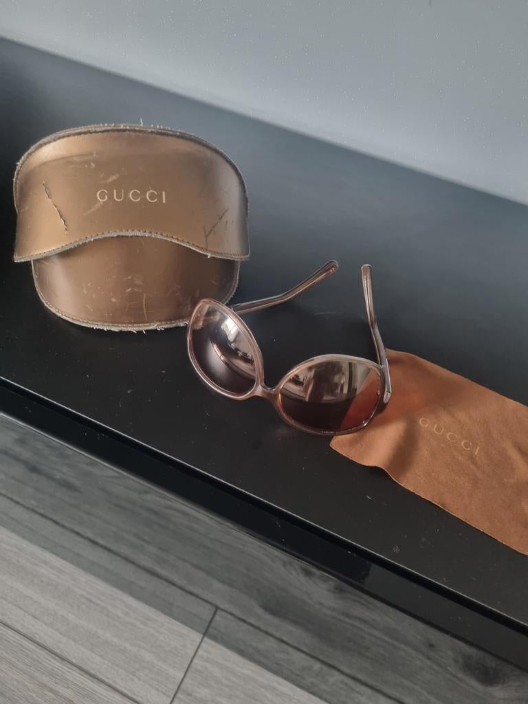 Gucci Zonnebril met etui en doekje, Sieraden, Tassen en Uiterlijk, Zonnebrillen en Brillen | Dames, Overige merken, Gebruikt, Zonnebril