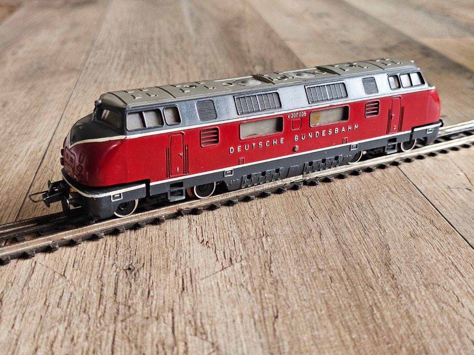 Trix-Express H0 V200 Diesellocomotief - Getest, Trix, Ophalen of Verzenden, Zo goed als nieuw, Analoog