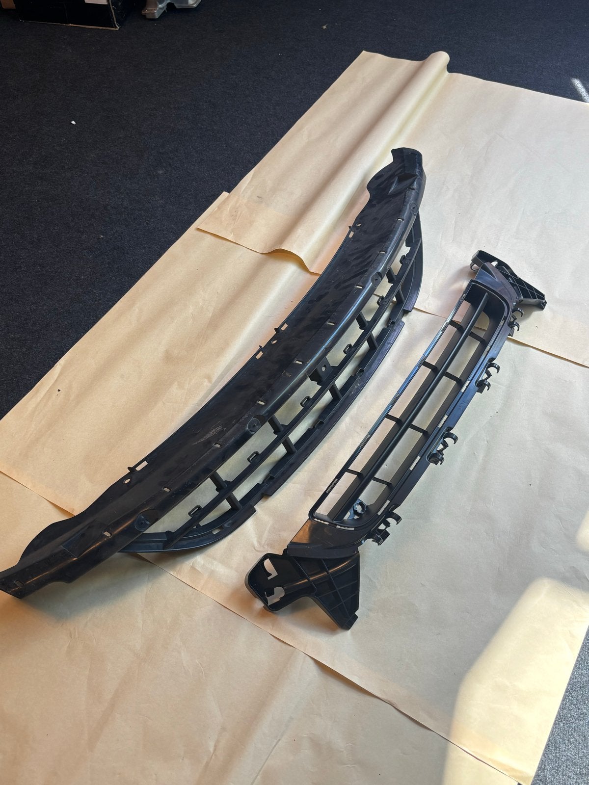 Grills + bumper versterker AERO Saab 9-3SS (2008-2011), Voor, Nieuw, Ophalen of Verzenden, Bumper