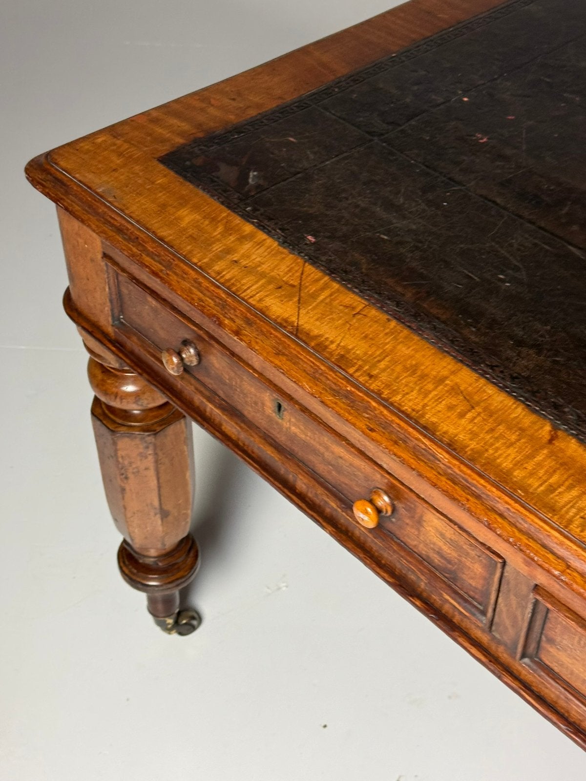 Engelse Schrijftafel bureau 19e eeuw antiek, Ophalen of Verzenden, A, A, A