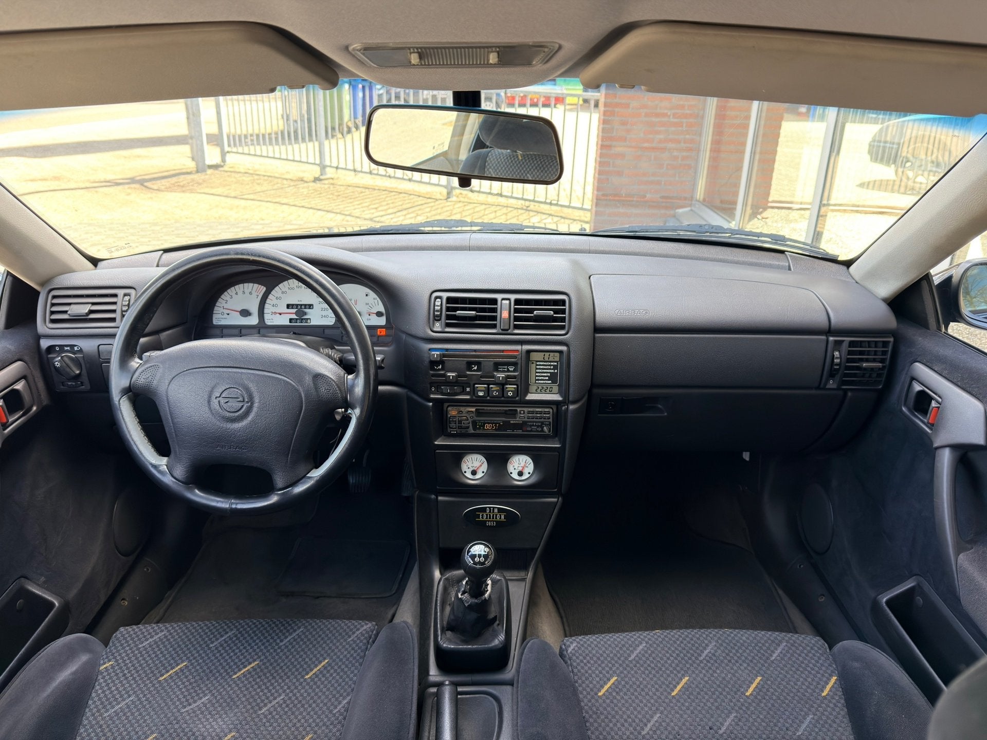 Opel Calibra 2.0i-16V DTM Edition 0653 Irmscher verlagings s, Auto's, Opel, 1998 cc, Zwart, 4 cilinders, Zwart