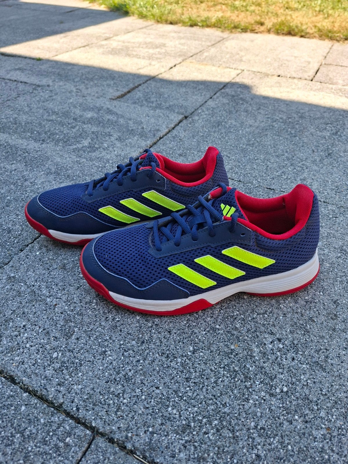 Adidas tennis schoenen Maat 36 - Blauw/Rood/Geel, Adidas, Ophalen of Verzenden, Zo goed als nieuw, Jongen