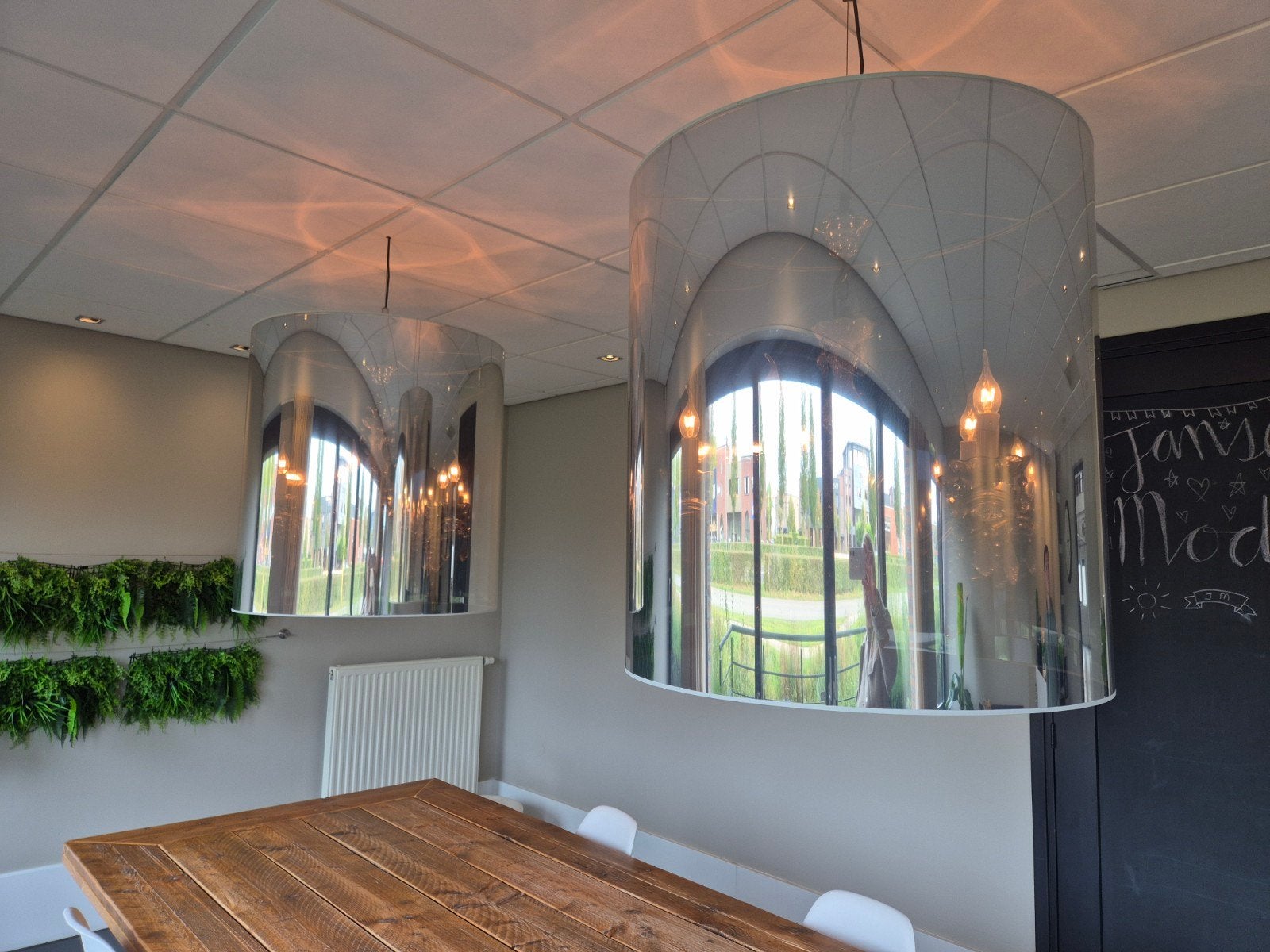 prachtige kroonluchter hanglamp van het merk Moooi, Ophalen, Kunststof, E27 (groot), Zo goed als nieuw
