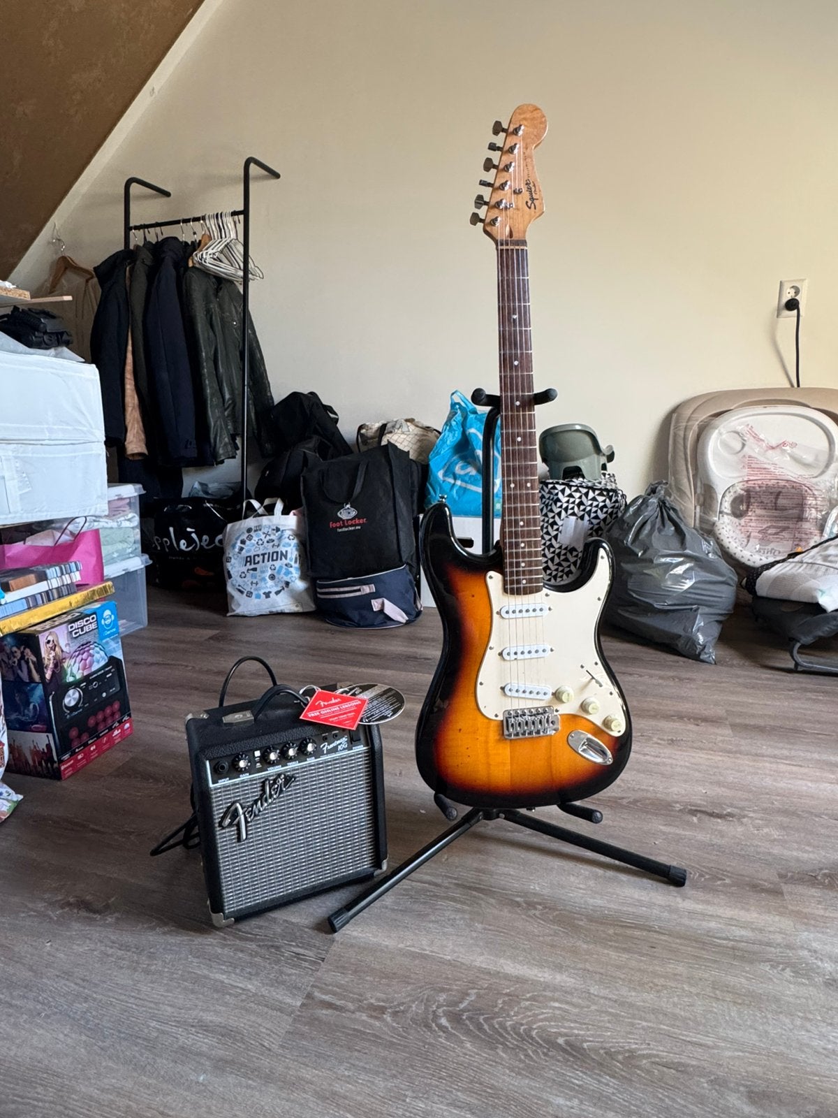 Te koop Fender Squier bullet strat, Muziek en Instrumenten, Ophalen, Fender, Met versterker, Zo goed als nieuw