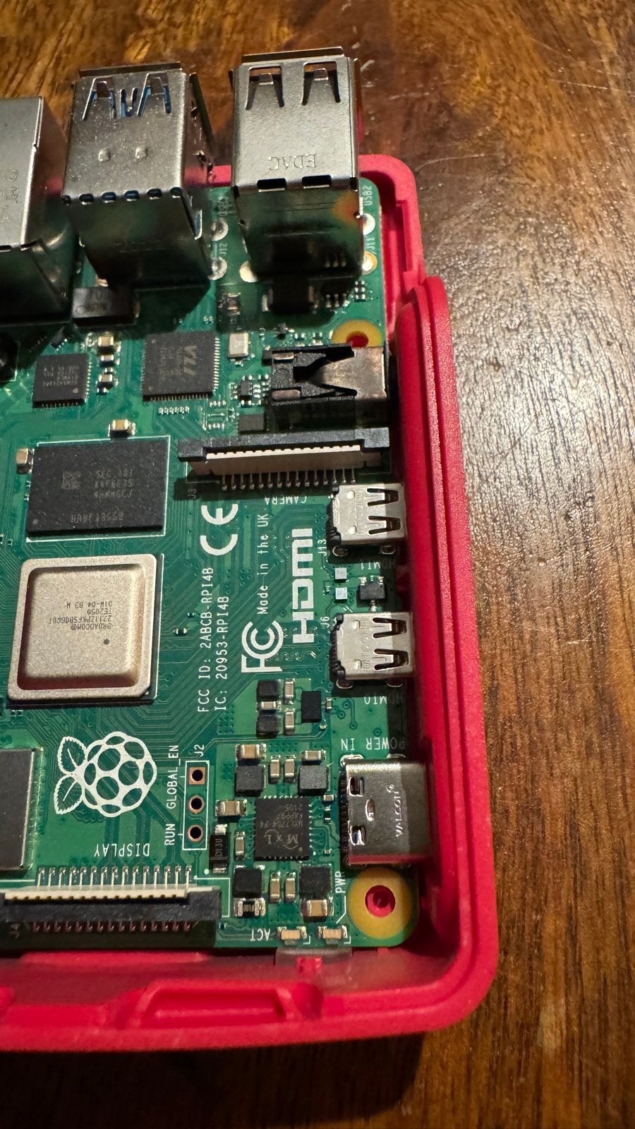 Raspberry Pi 4 met behuizing, voeding en 32GB kaart, Ophalen of Verzenden, Zo goed als nieuw