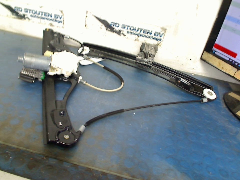 Raammechaniek Elek Links Voor E (W211) 2005, Gebruikt, Mercedes-Benz AG, Mercedes-Benz, Mercedesstraße 120, Stuttgart 70372, , Duitsland