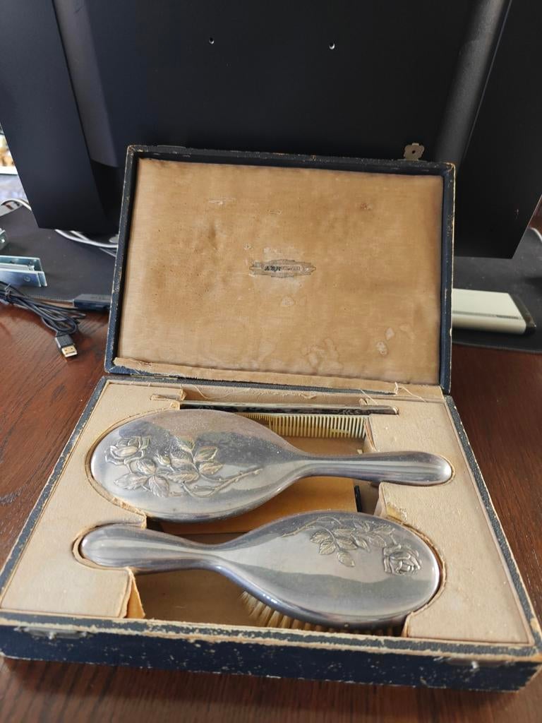 Vintage Verzilverde Kapset met Rozenmotief in Doos, Ophalen of Verzenden, Zilver