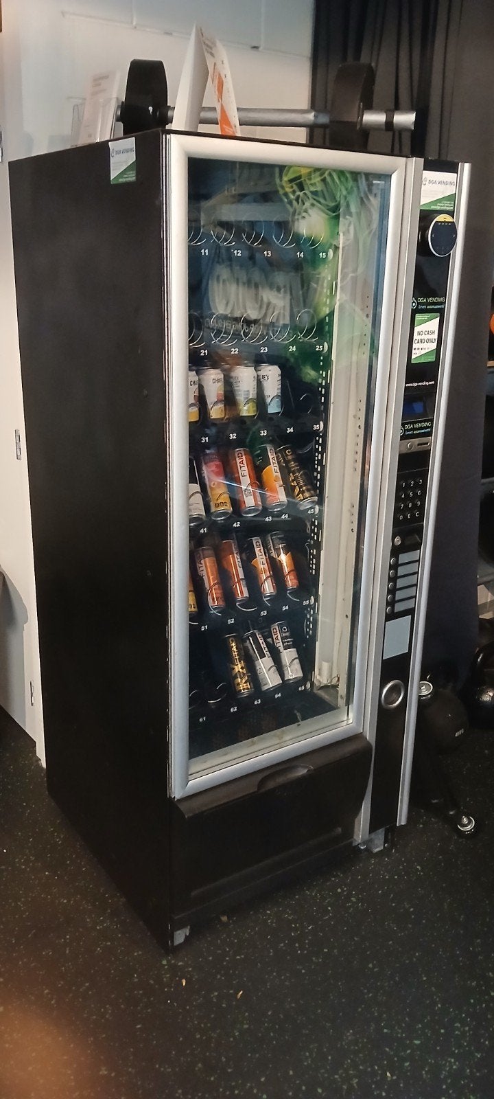 Goed werkende Vending machine met Nayax contactloos betalen, Ophalen