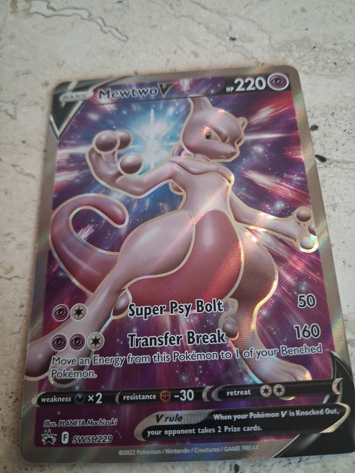 Mewtwo V Pokémon kaart SWSH229 -, Ophalen of Verzenden, Zo goed als nieuw, Losse kaart