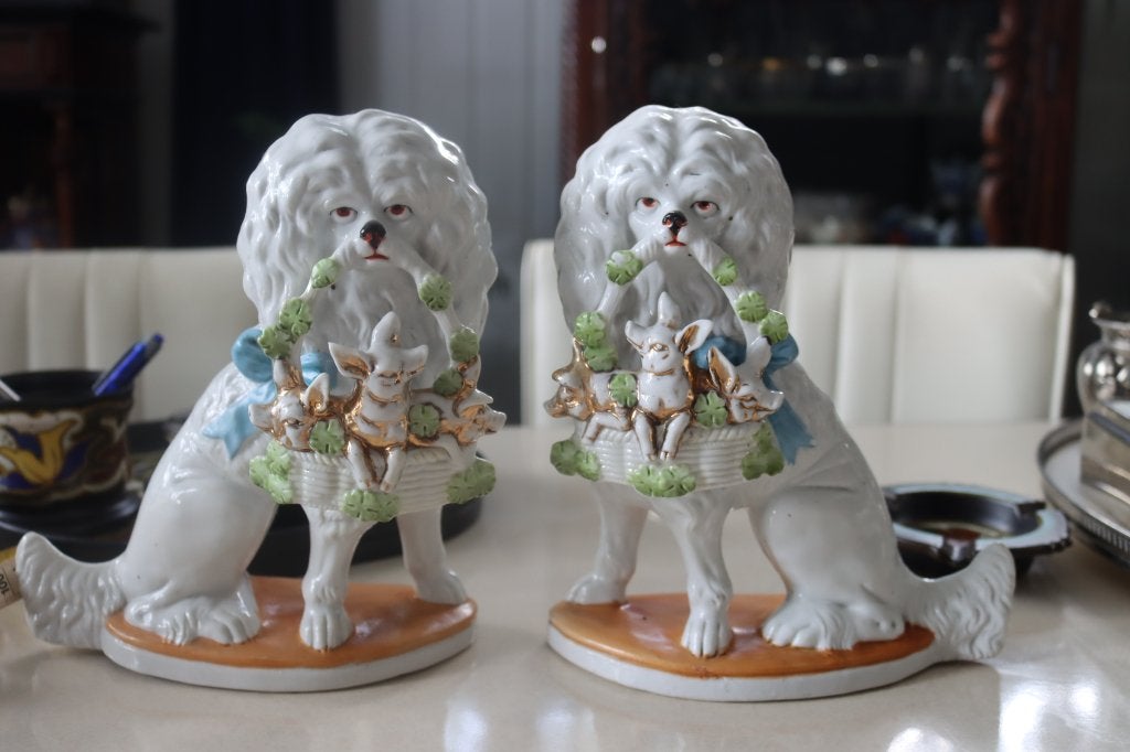 Antieke porselein hondjes, Ophalen of Verzenden, Zo goed als nieuw, Hond of Kat, Beeldje of Figuurtje