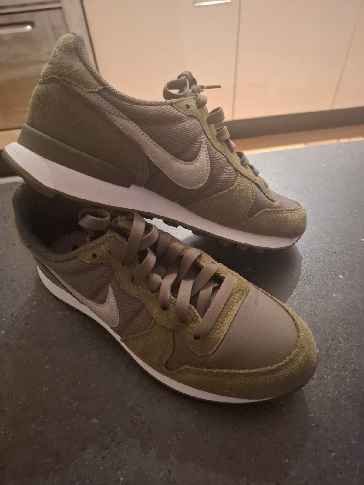 Nike Internationalist sneakers - maat 38.5, Kleding | Dames, Nike, Ophalen of Verzenden, Groen, Sneakers of Gympen