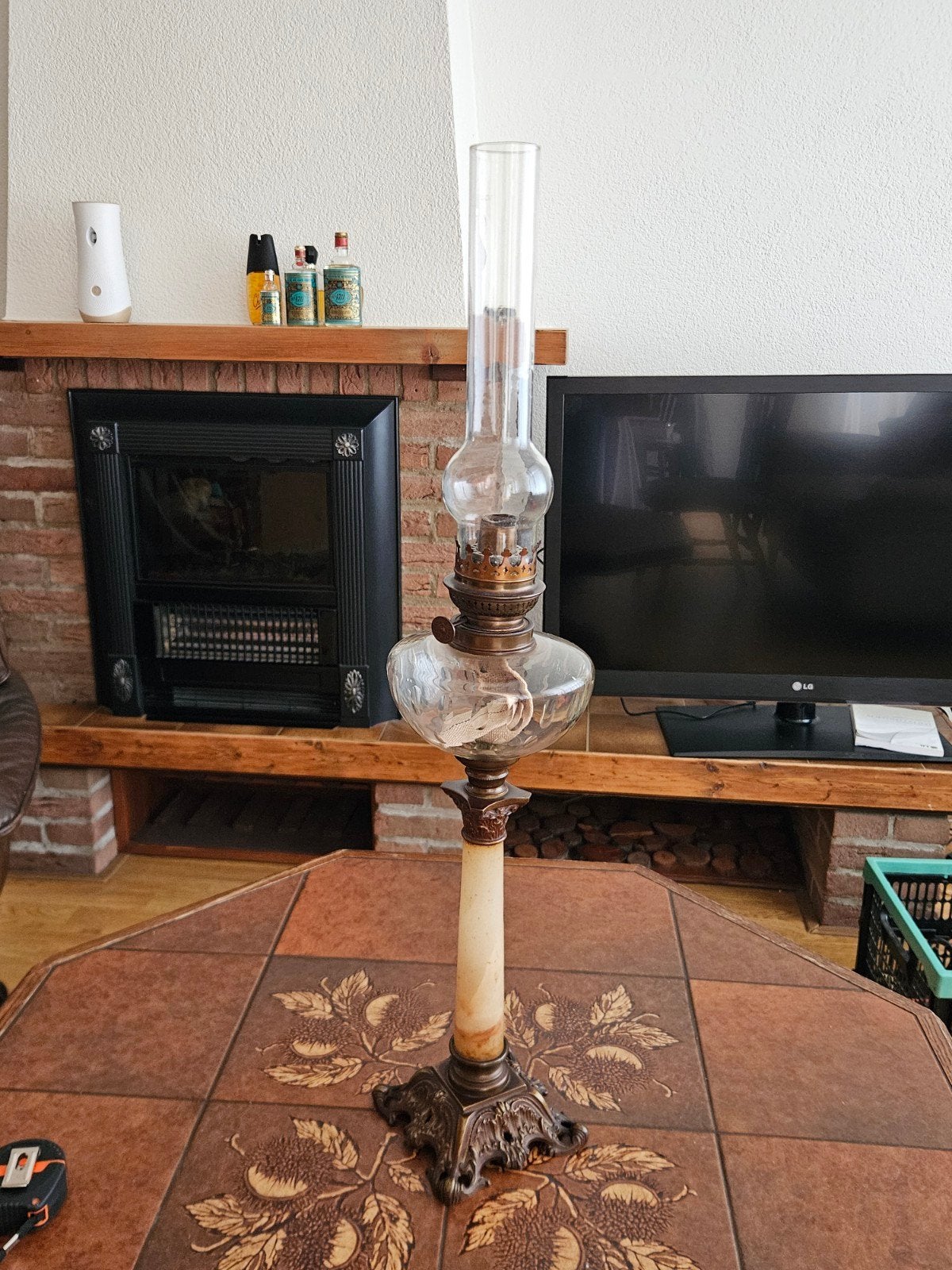Antieke olielamp - 72cm hoog, 13cm breed, Ophalen