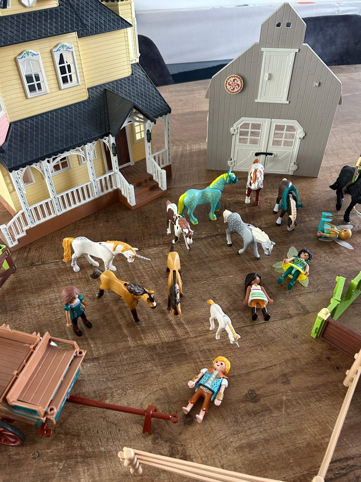 Spirit huis met paardenstallen