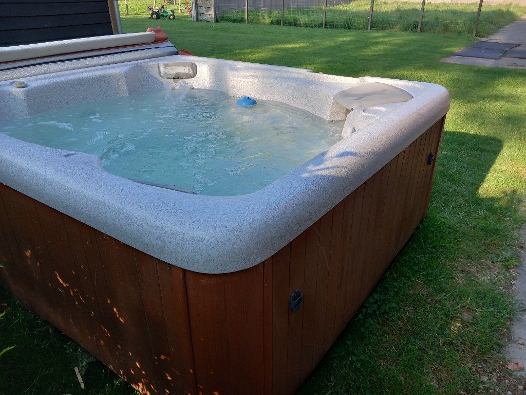 jacuzzi Coleman, Ophalen, Gebruikt, Afdekzeil, Vast