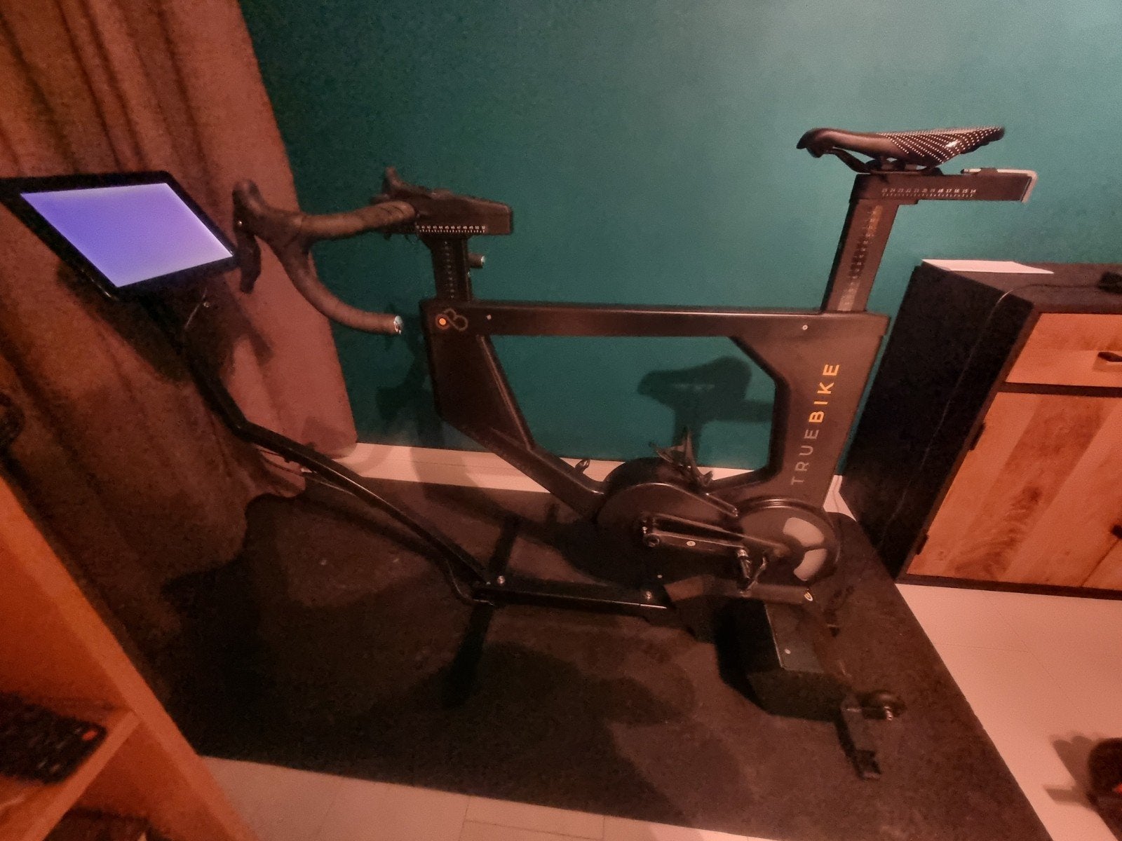TrueKinetix TrueBike indoorbike, Sport en Fitness, Fitnessapparatuur, Ophalen, Spinningfiets