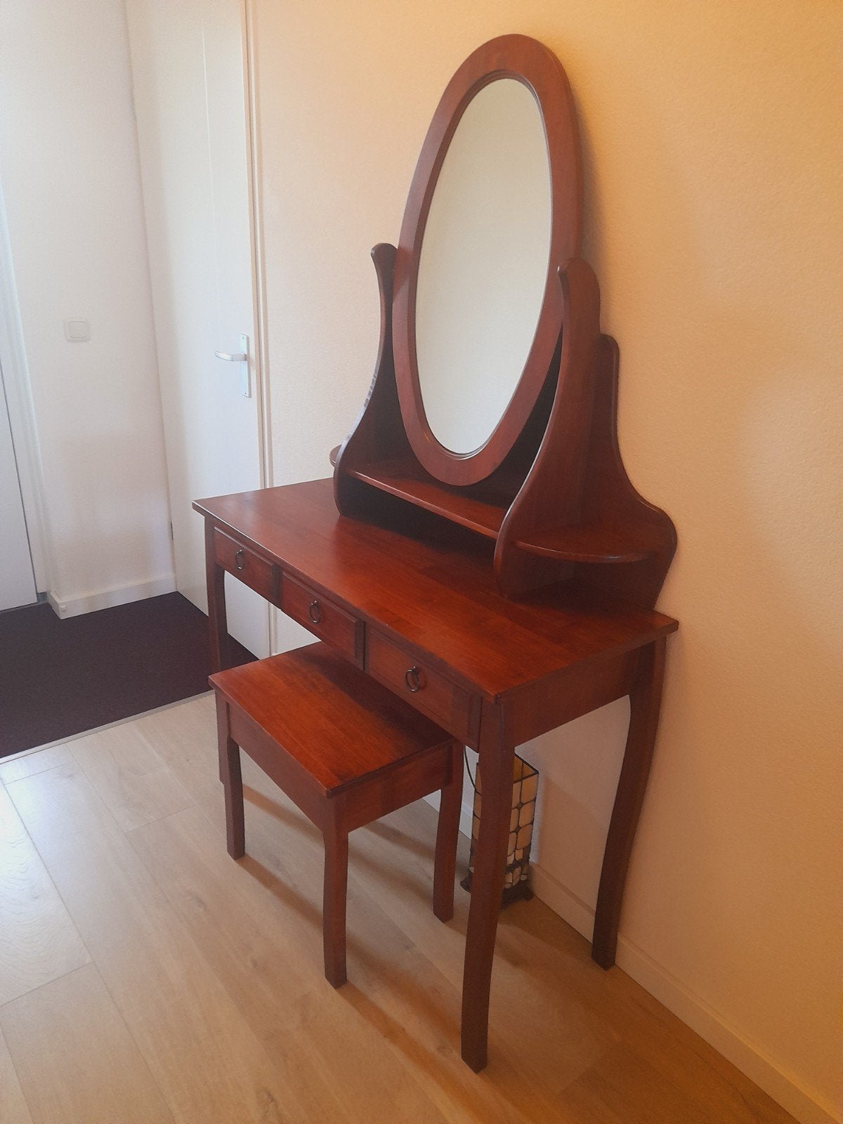 Mooie kaptafel met bijpassende kruk., Huis en Inrichting, Ophalen, Zo goed als nieuw, Minder dan 100 cm