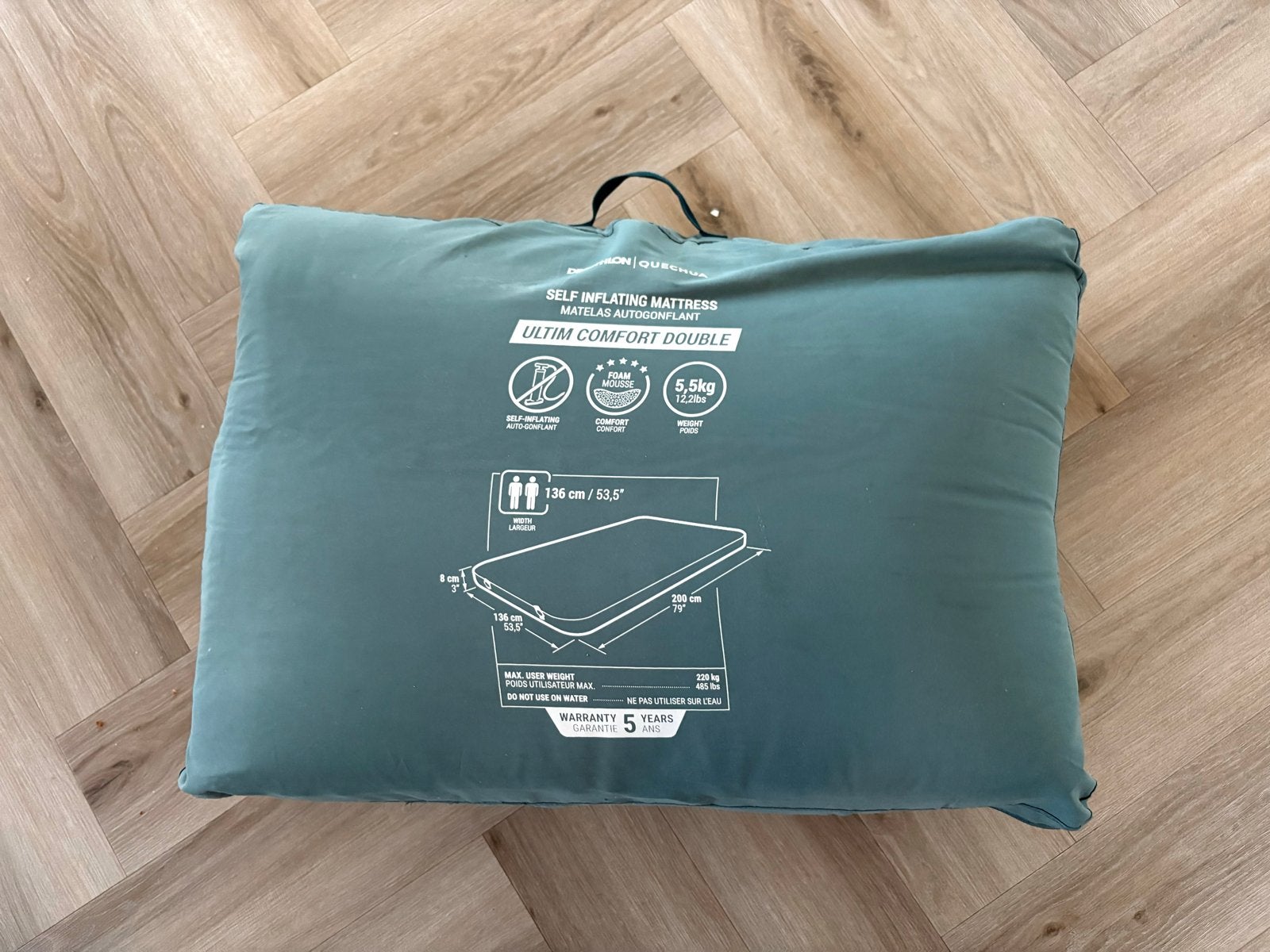 Decathlon Quechua 2-persoons zelfopblaasbaar matras, Caravans en Kamperen, Ophalen of Verzenden, Ingebouwde pomp, Zo goed als nieuw