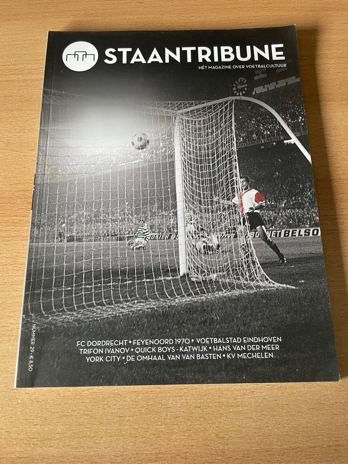 Staantribune Magazine 29 - Voetbalcultuur, Boeken, Verzenden, Zo goed als nieuw, Balsport