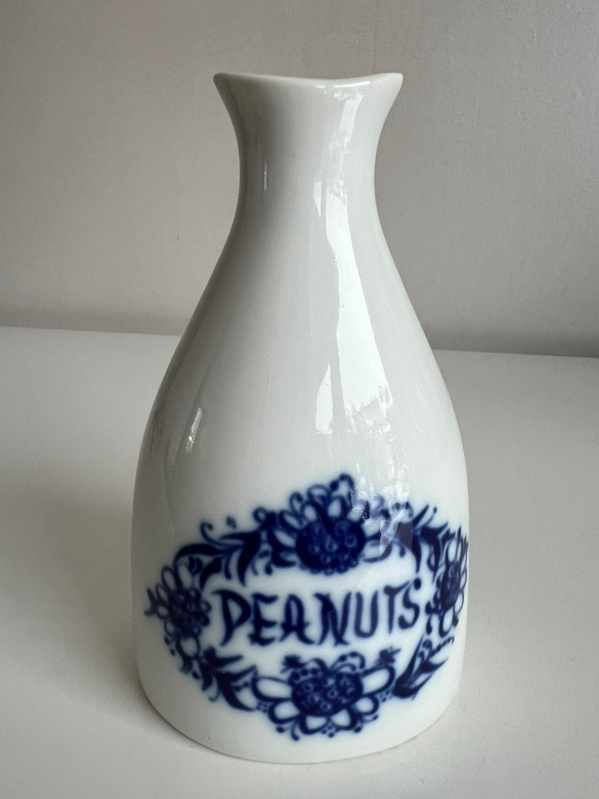 Noors Porsgrund Peanut Pinda Schenkfles Porselein Jaren 70, Ophalen of Verzenden