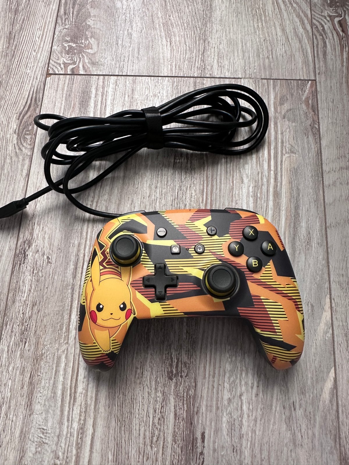 PowerA Enhanced Wired Controller Pikachu - Nintendo Switch, Ophalen of Verzenden, Zo goed als nieuw