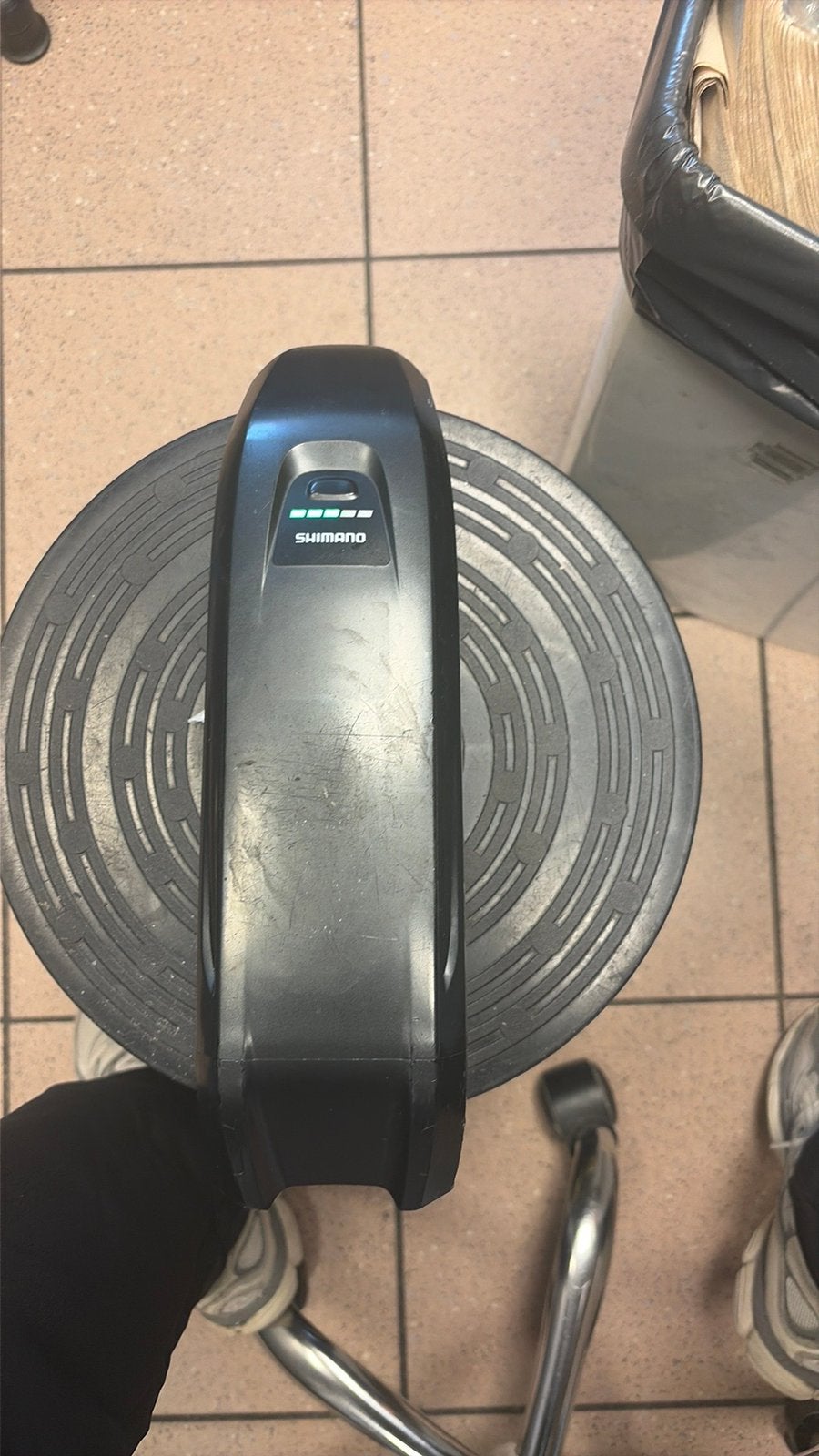 Shimano stepps accu, Ophalen