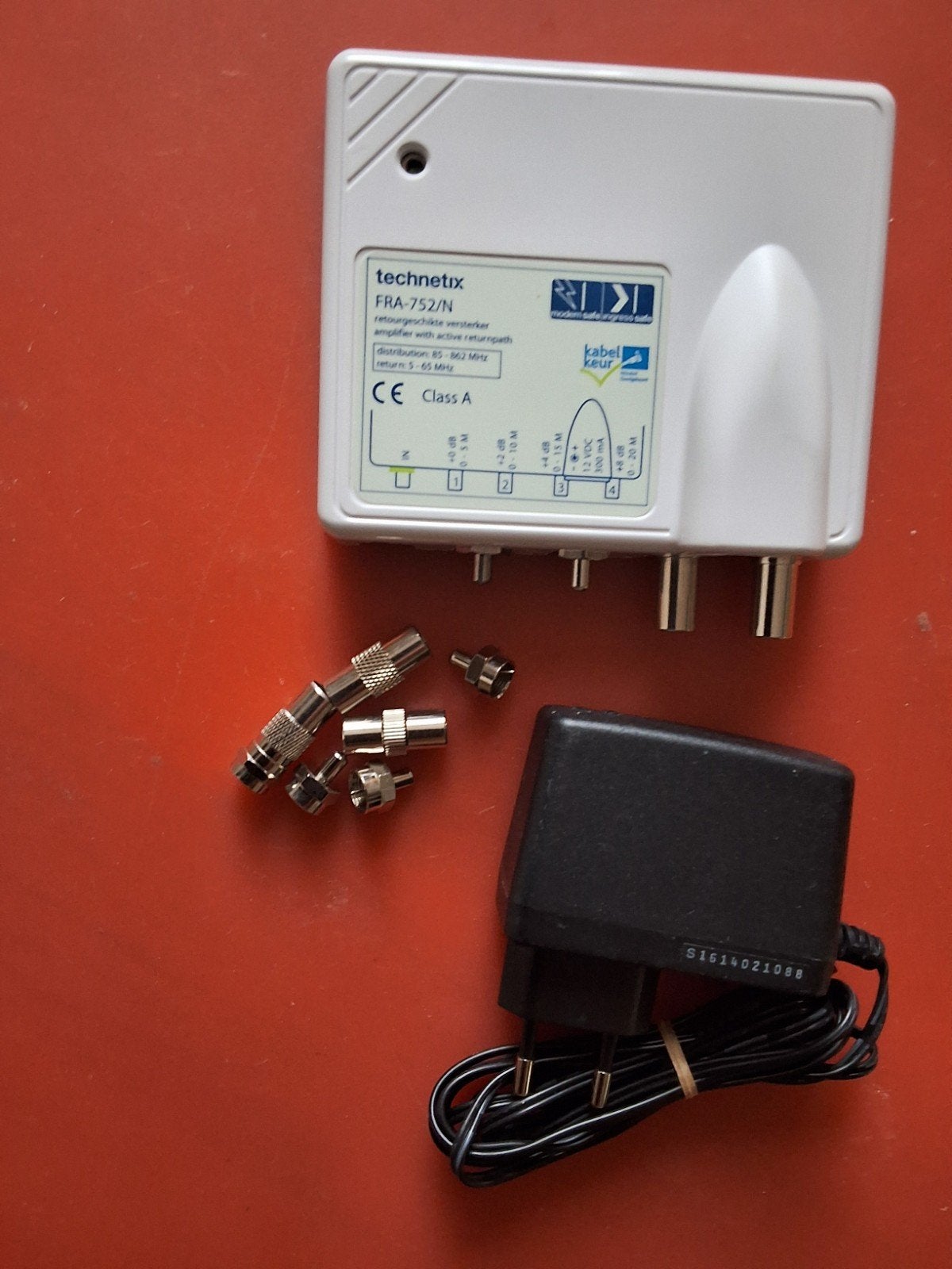 Technetix FRA-752/N versterkers met adapter, Ophalen of Verzenden, Gebruikt, Minder dan 2 meter, Overige kabels