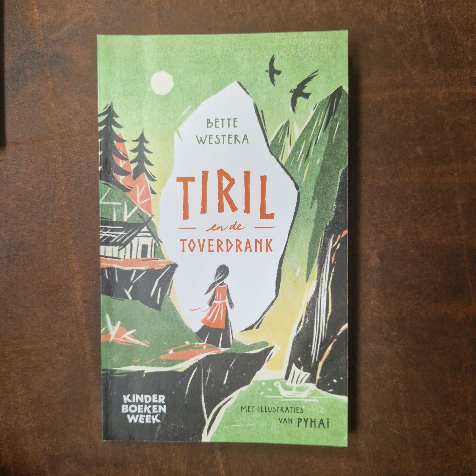 Bette Westera - Tiril en de toverdrank, Bette Westera, Fictie algemeen, Ophalen of Verzenden, Zo goed als nieuw