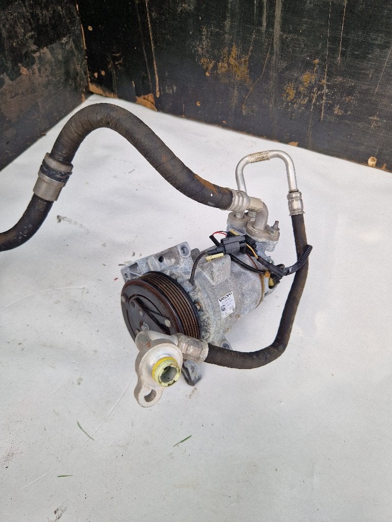 Volvo V60 II D4 aircocompressor 36011415 31449067, Ophalen of Verzenden, Gebruikt, Volvo