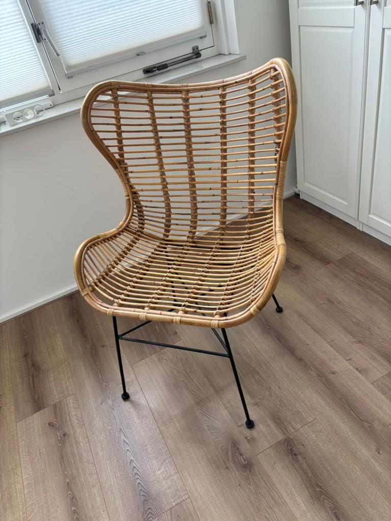 Rotan stoel Leenbakker met zwart onderstel, Kinderen en Baby's, Kinderkamer | Tafels en Stoelen, Ophalen, Zo goed als nieuw