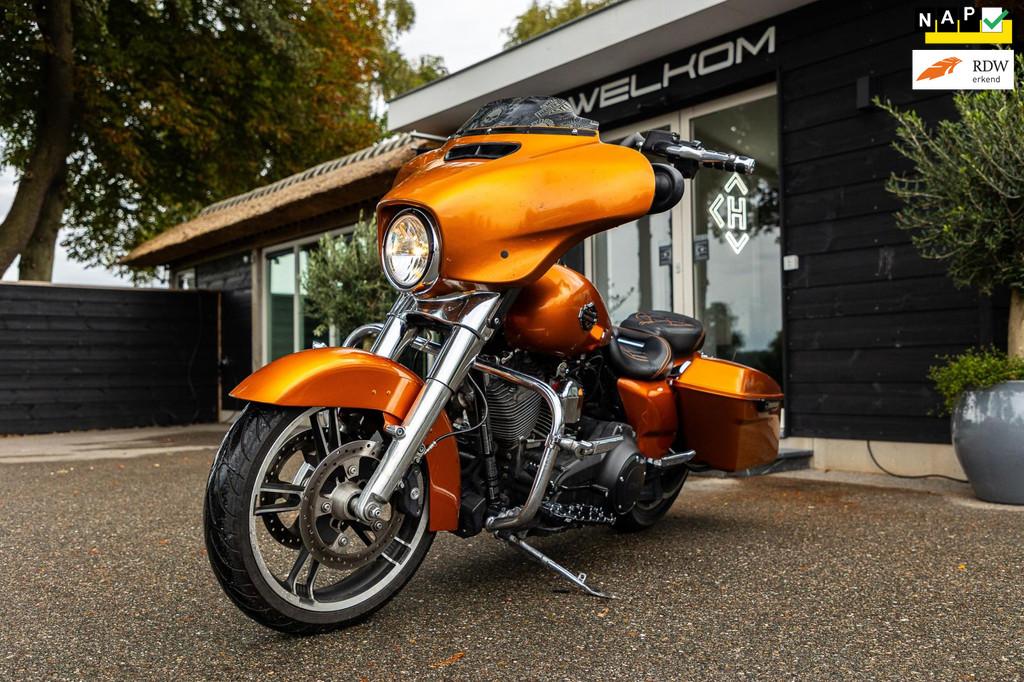 Harley Davidson Tour 103 FLHX Street Glide, Edeseweg 111
6732DA  Harksamp, NL, 1688 cc, Toermotor, Harley Davidson