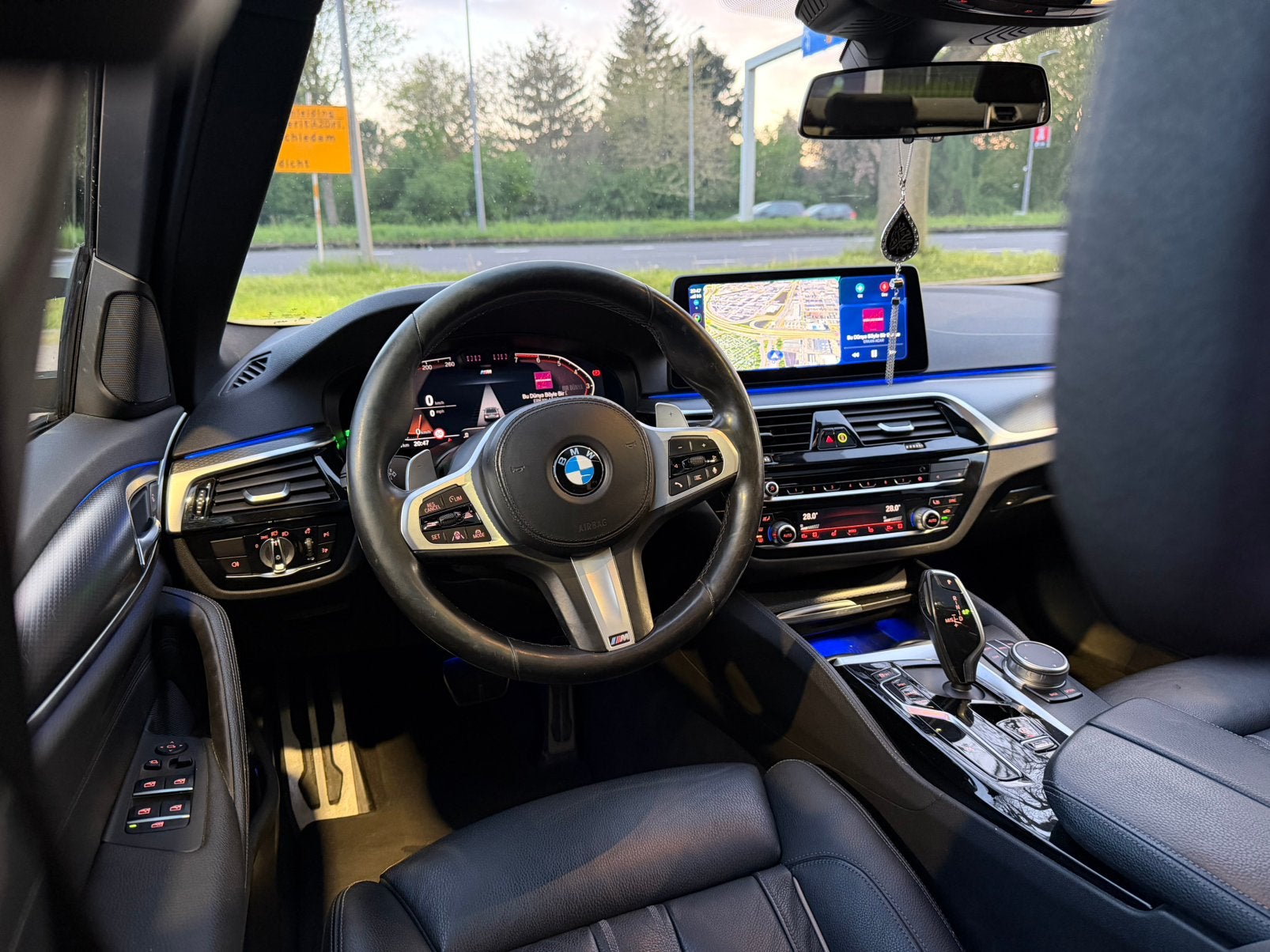 BMW 530i M Sport 2021 | Lease Overname | €708 p/m | Grijs |, Auto's, 1998 cc, Achterwielaandrijving, 4 cilinders, 2000 kg