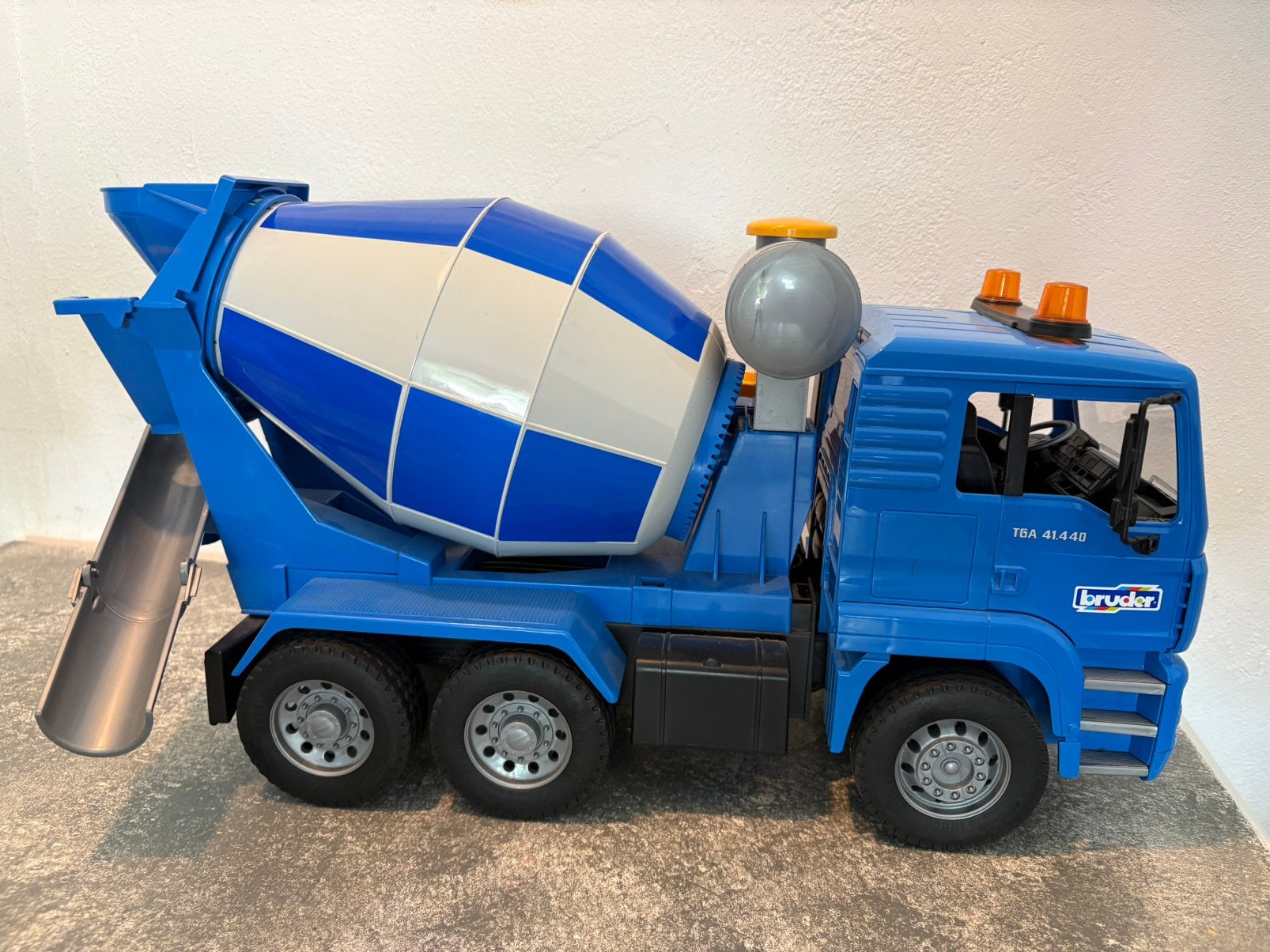 Bruder betonwagen MAN, Ophalen, Zo goed als nieuw