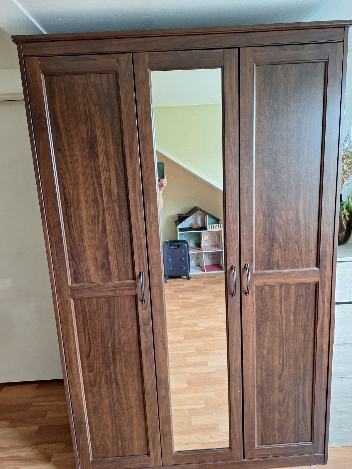 Kleiding kast met spiegel en ophang ruimte, Huis en Inrichting, Kasten | Kledingkasten, Ophalen, Zie foto, 100 tot 150 cm, Zo goed als nieuw