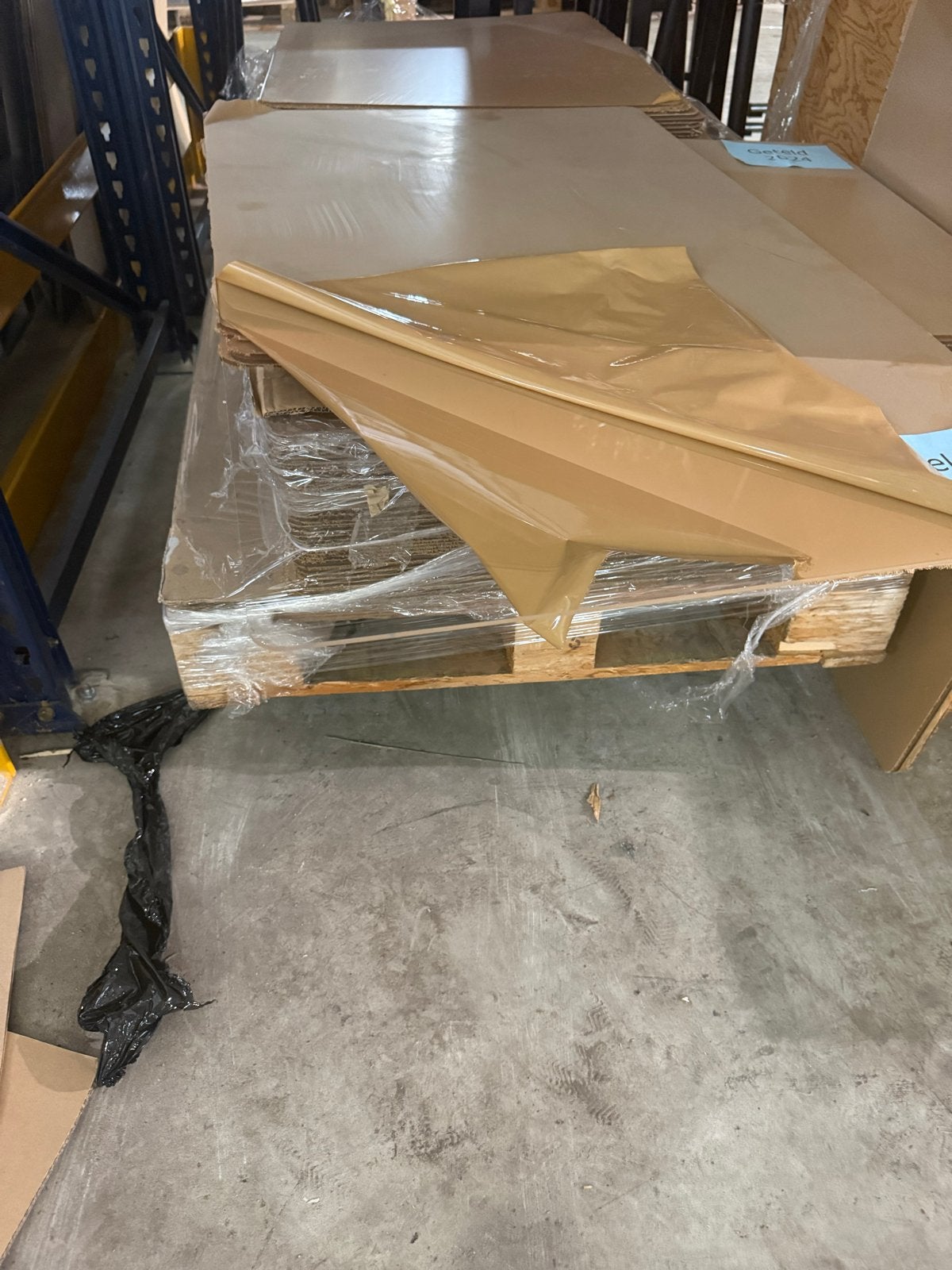 Plexiglas glashelder schermen 300 m2 totaal  div maten, Overige materialen, Plexiglas, Ophalen of Verzenden, 5527 JT