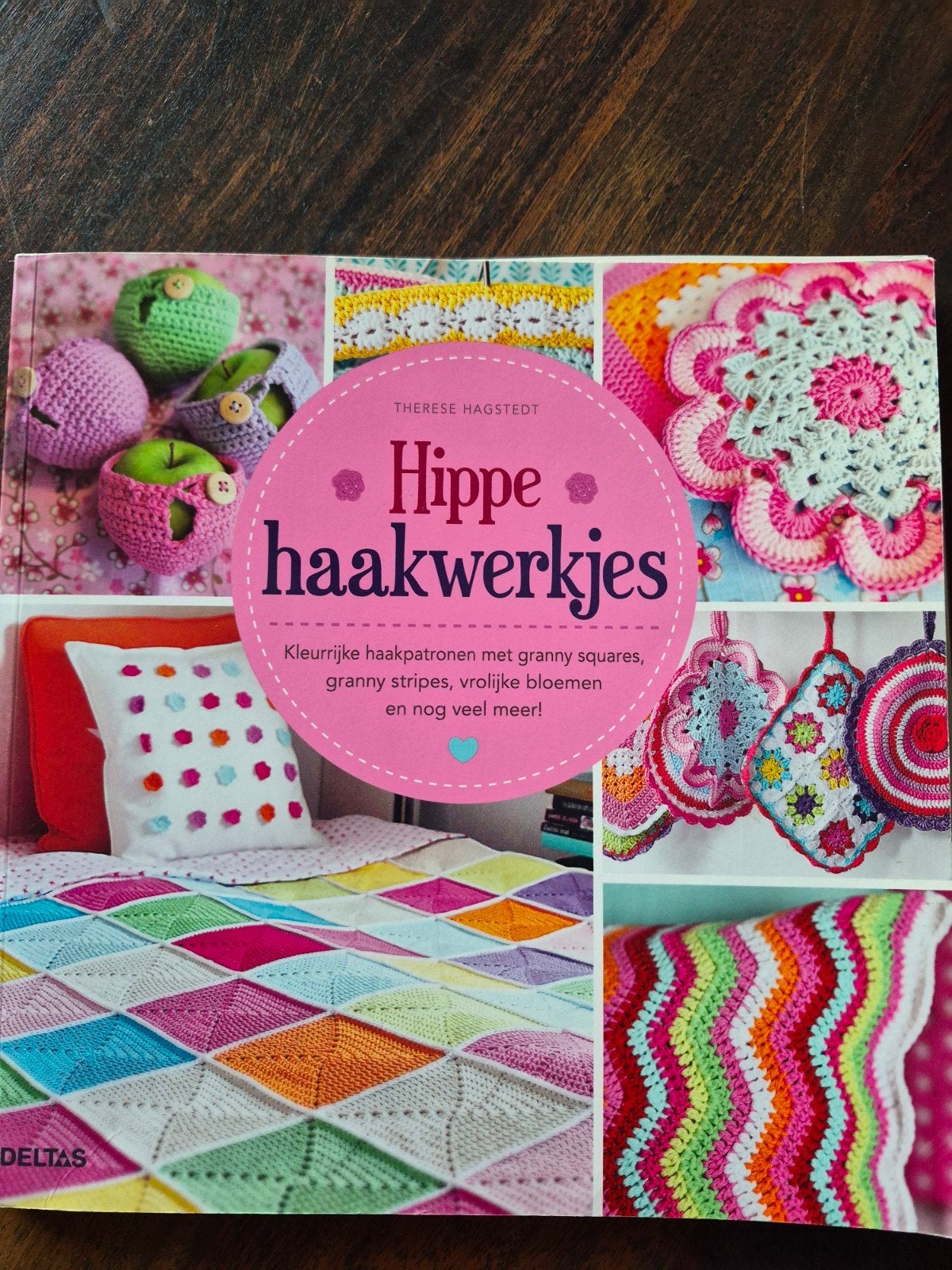 Hippe haakwerkjes,  kleurrijke haakpatronen, Ophalen of Verzenden, Zo goed als nieuw, Haken, Patroon of Boek