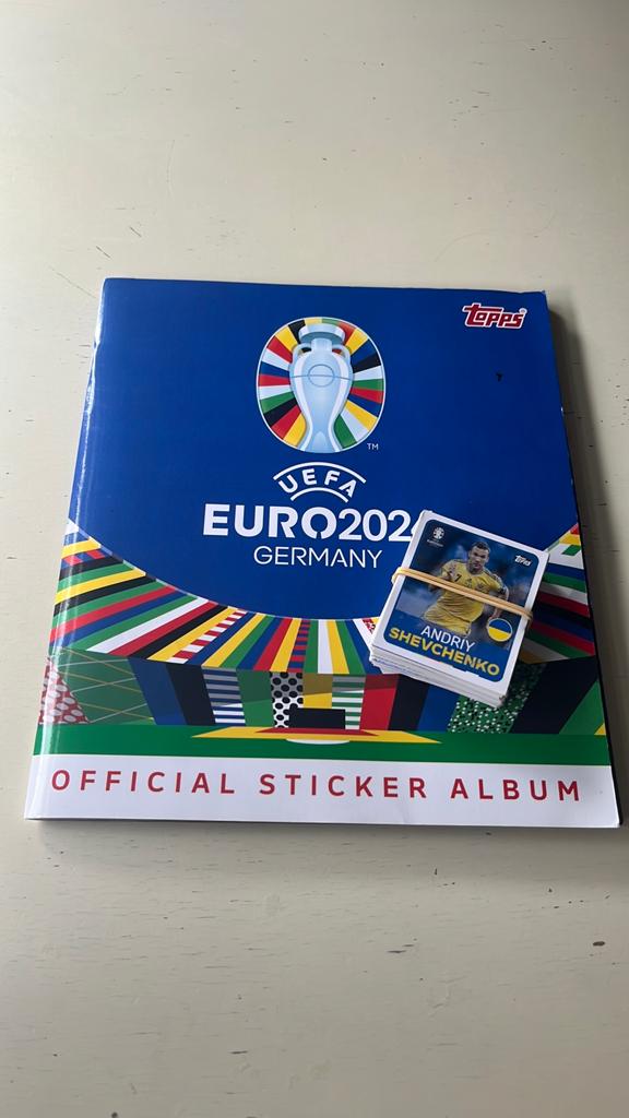 Topps ek 2024 stickers, Tickets en Kaartjes, Seizoenskaart, Eén persoon, Oktober