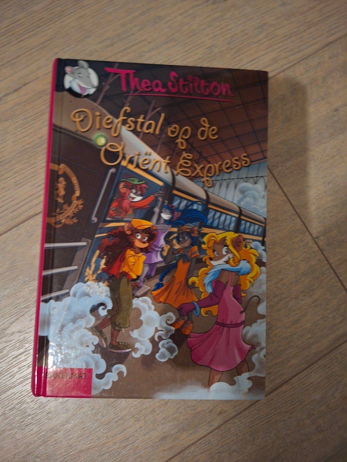Thea Stilton - Diefstal op de Oriënt Express, Ophalen of Verzenden, Zo goed als nieuw, Thea Stilton, Fictie algemeen