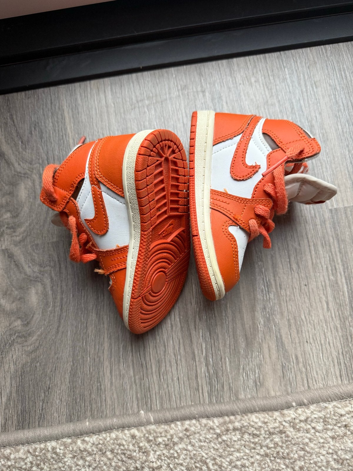 Nike Jordan 1 Low baby schoentjes oranje wit maat 19.5, Ophalen, Gebruikt, Jongetje of Meisje, Schoentjes