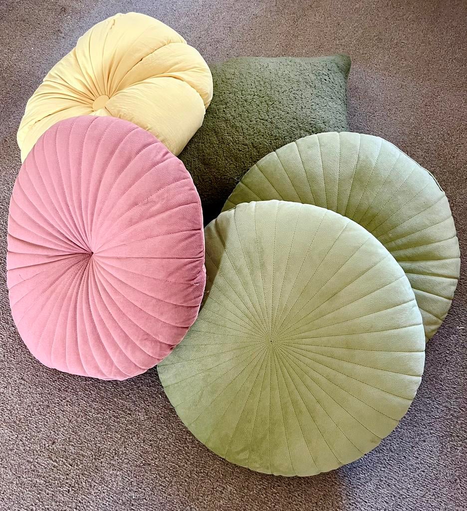 Diverse gekleurde kussens!, Huis en Inrichting, Woonaccessoires | Kussens, Ophalen, Zo goed als nieuw, Groen, Rond