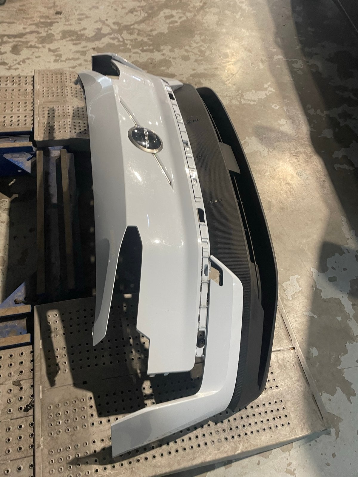 Volvo XC40 Voorbumper Wit - Gebruikt, Auto-onderdelen, Ophalen, Gebruikt, Voor, Volvo