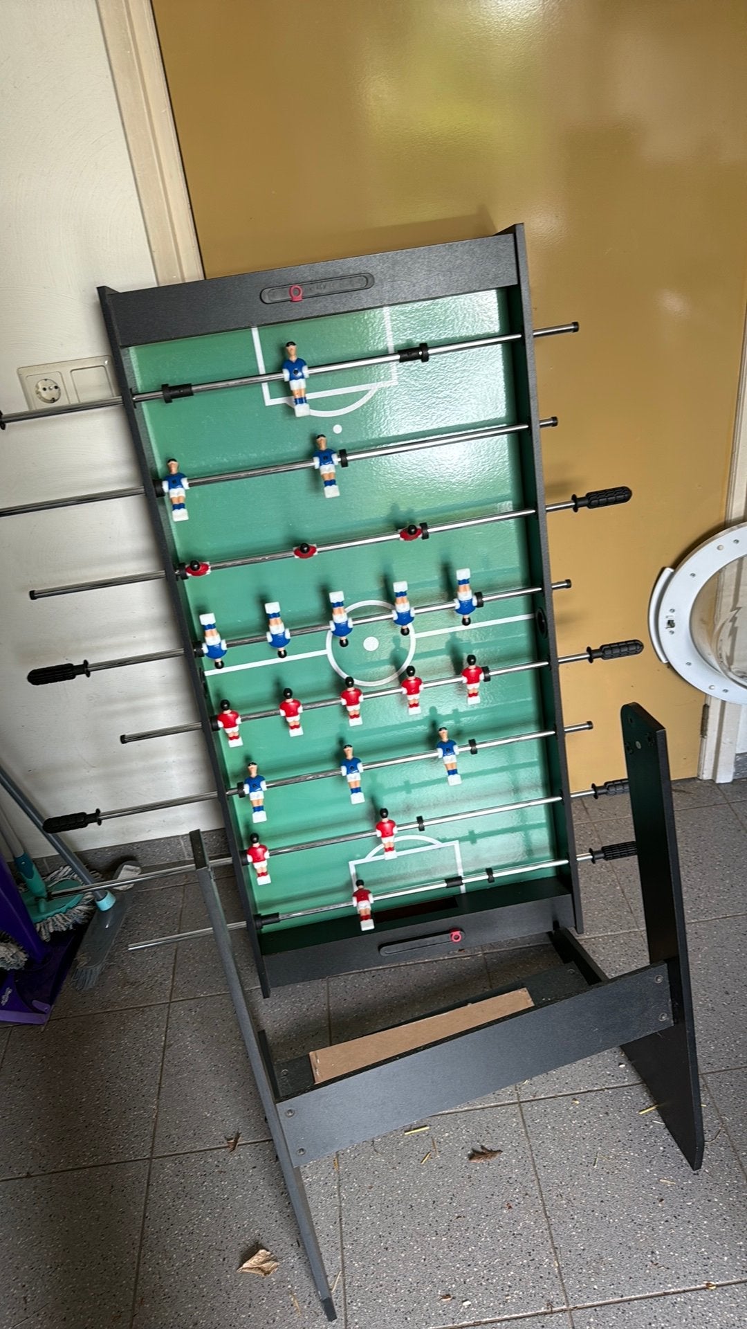 Voetbaltafel, Ophalen, Zo goed als nieuw