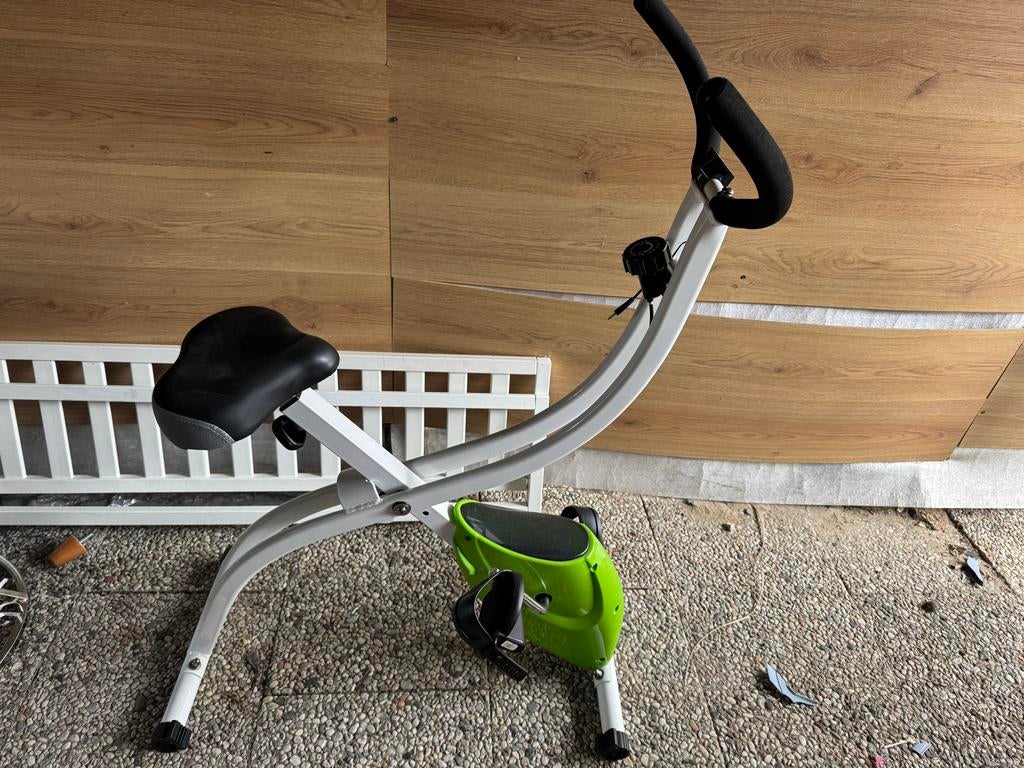 Compacte hometrainer met verstelbare weerstand, Ophalen, Gebruikt, Metaal, Benen