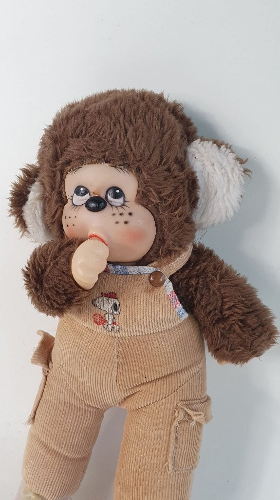 Vintage Monchichi knuffel, Snoopy tuinbroek. 8A11, Tweedehands verkoop, Tweedehands verkoop, Gebruikt, Overige typen