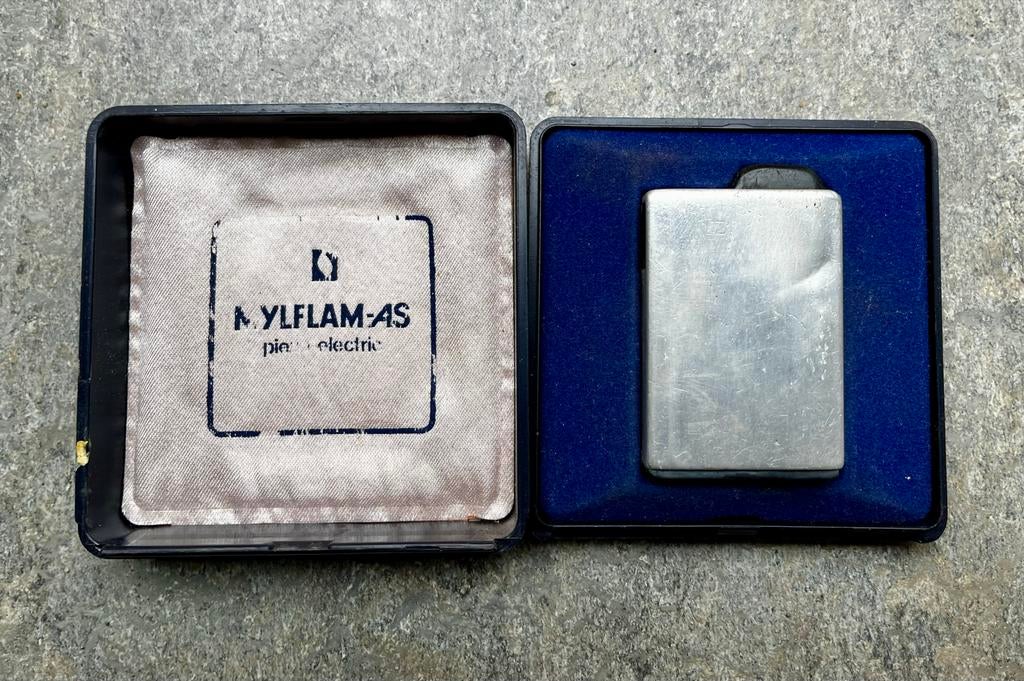 Vintage Mylflam Piezo Electric aansteker in doos, Ophalen of Verzenden, Gebruikt, Aansteker