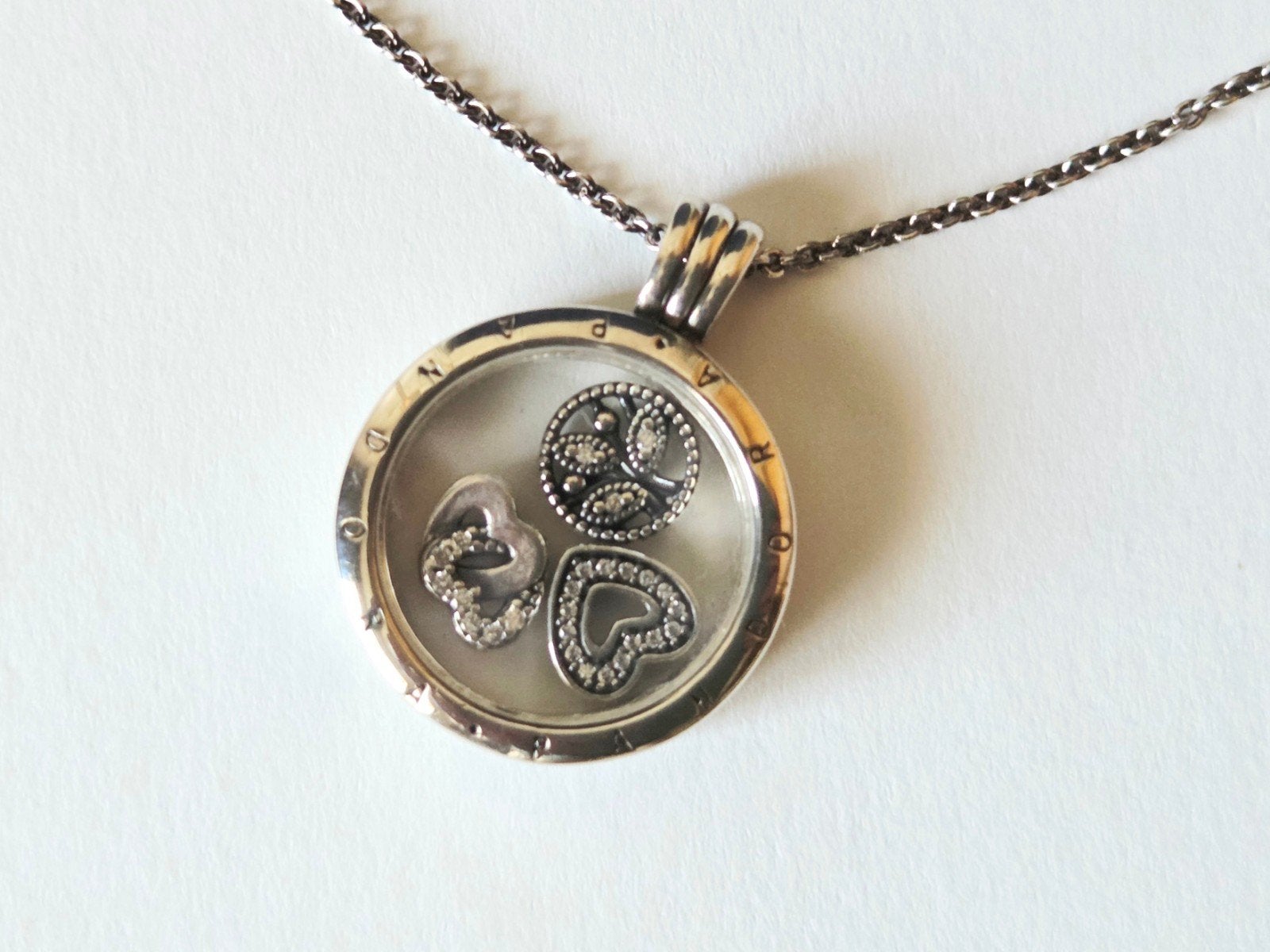 ZILVEREN PANDORA KETTING MET MEDAILLON MET 3 PETITES, Sieraden, Tassen en Uiterlijk, Kettingen, Ophalen, Zilver, Verstelbaar