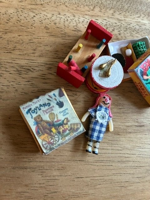 Poppenhuis doosje Toy, Ophalen of Verzenden, Zo goed als nieuw, Poppenhuis