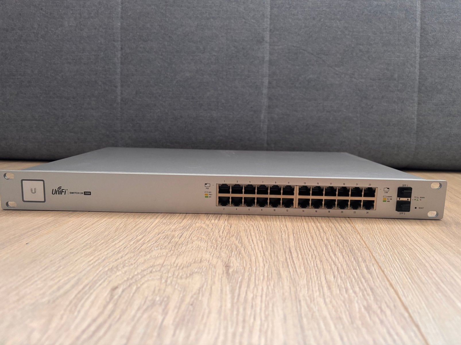 Unifi Switch 24 ports +POE 250W, Ophalen of Verzenden, Gebruikt